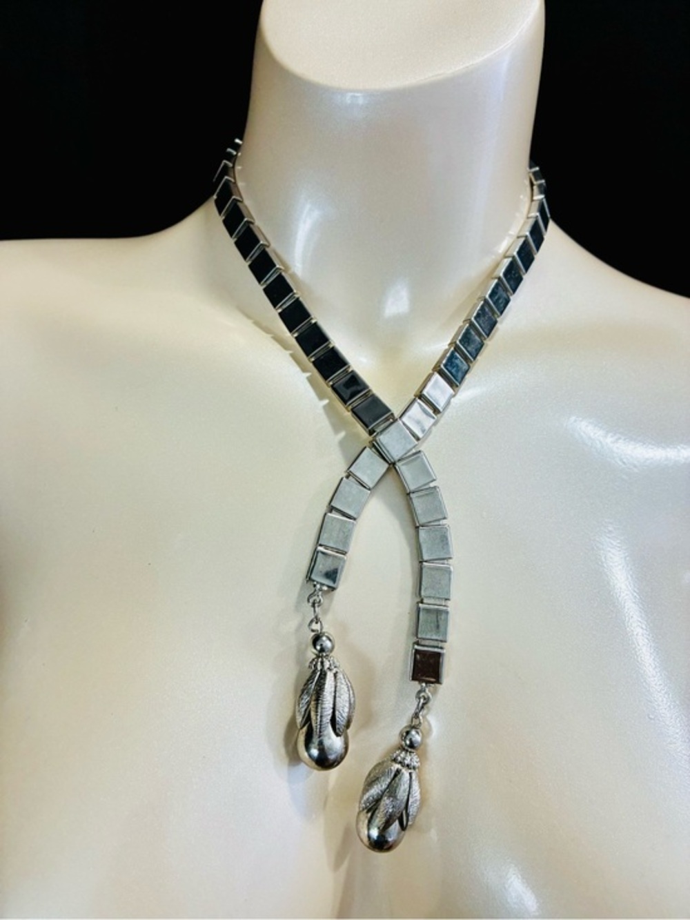 VTG Modernist Silver-Tone Square-Link Lariat Necklace with Leaf Tassels EUC